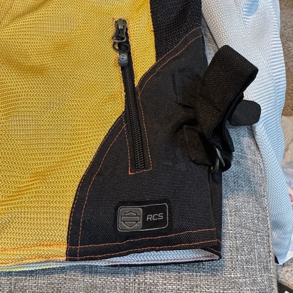 Polyester Jacket with Multilingual Label - Picture 4 of 16